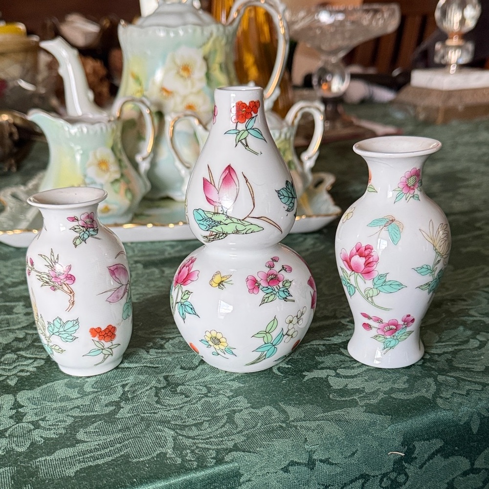 Set of three Vintage Chinese Famille Rose Porcelain mini Vases flowers & insects